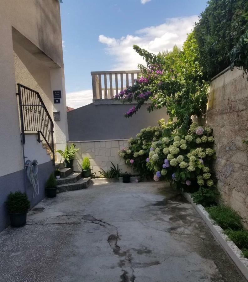 Apartment Ines Omiš Zewnętrze zdjęcie